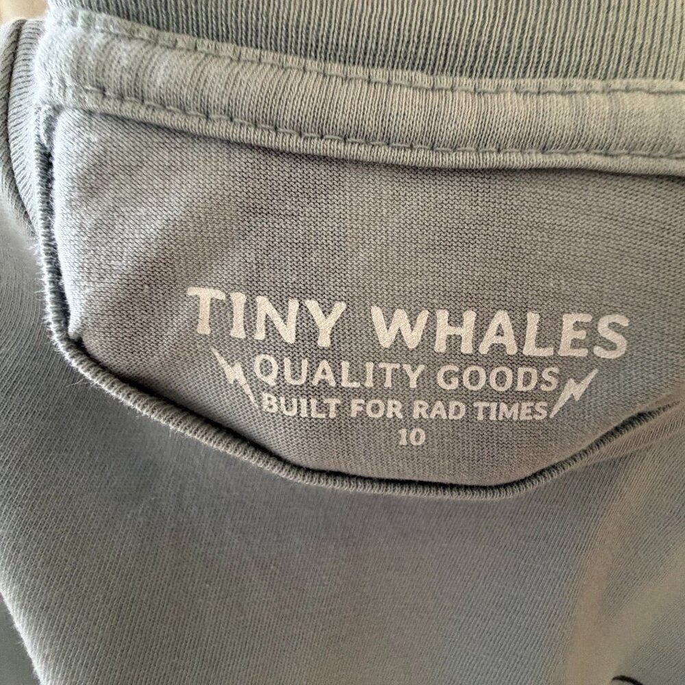 Tiny Whales - Boys Good Live Long-Sleeved Tee - Size 10 - Picture 3 of 3